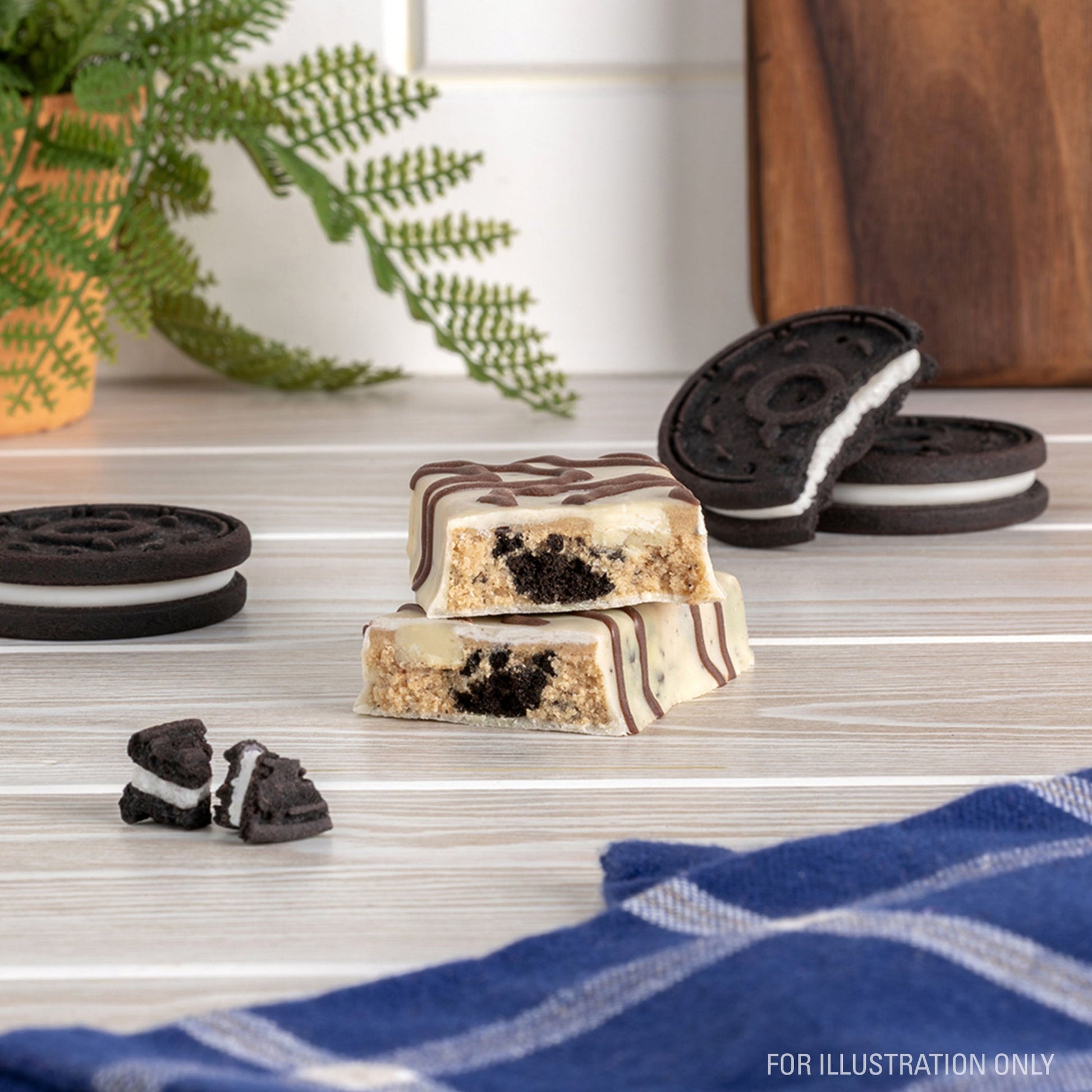 dipped-cookies-and-cream-protein-bars-q8 15807_QN_USA_ProteinBar_CAC_InterimAssetUpdate_Digital-Dipped-ProductCarouselSet_Tabletop1.jpg